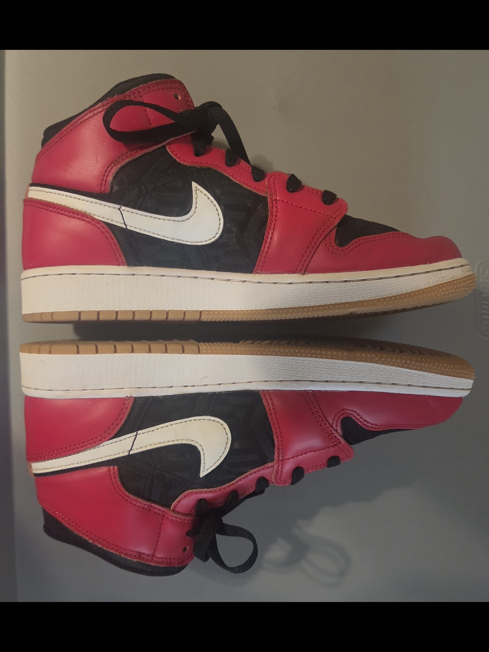 Nike  JordanYouth Size 6 5, Red, Black and White High-Top Sneakers